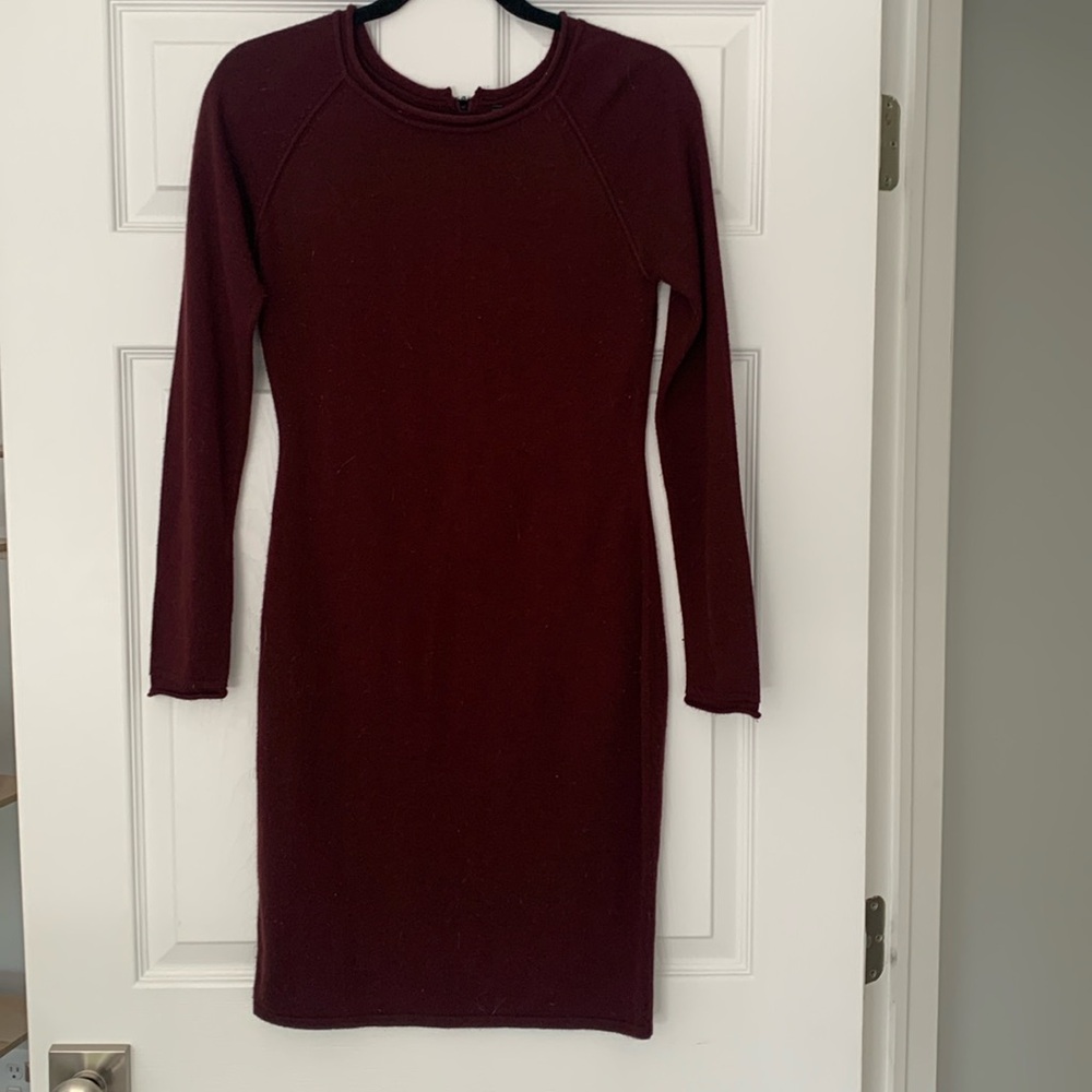 Chic XS Long Sleeve Burgundy Dress